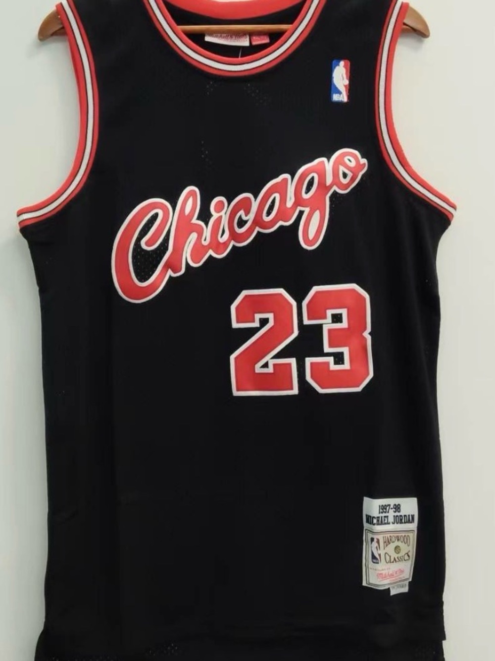 Jordan Bulls #23 Black Basketball Rare Chicago Retro Men Large Jersey